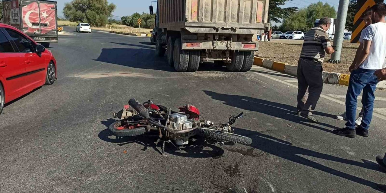 Konya’da kamyon ile motosiklet çarpıştı: 2 yaralı