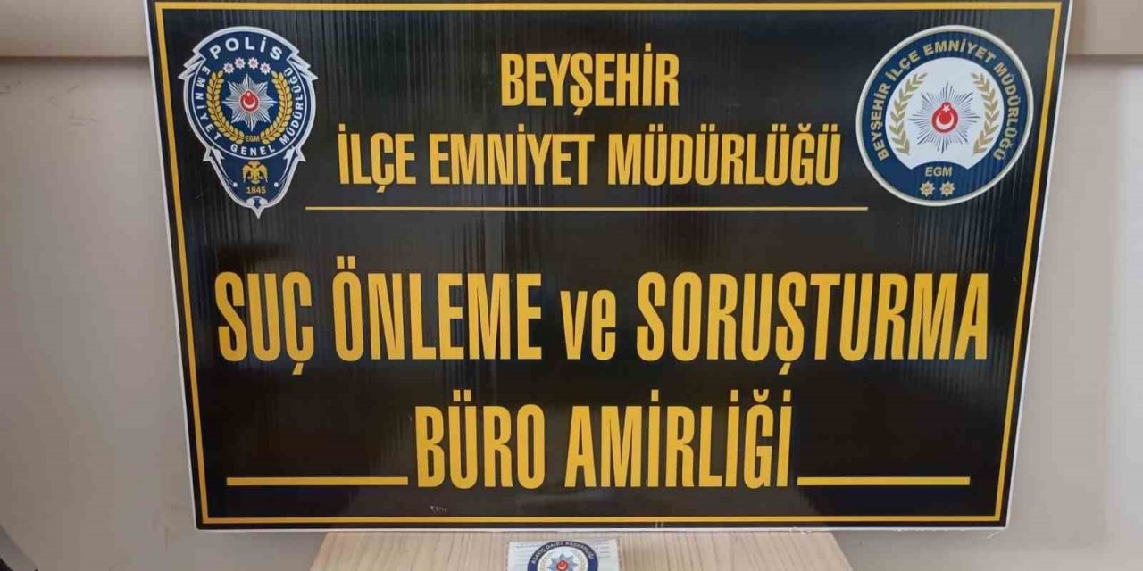 Uyuşturucuyla polise yakalandı