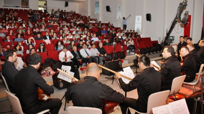 NEÜ’de Türk Halk Müziği Konseri