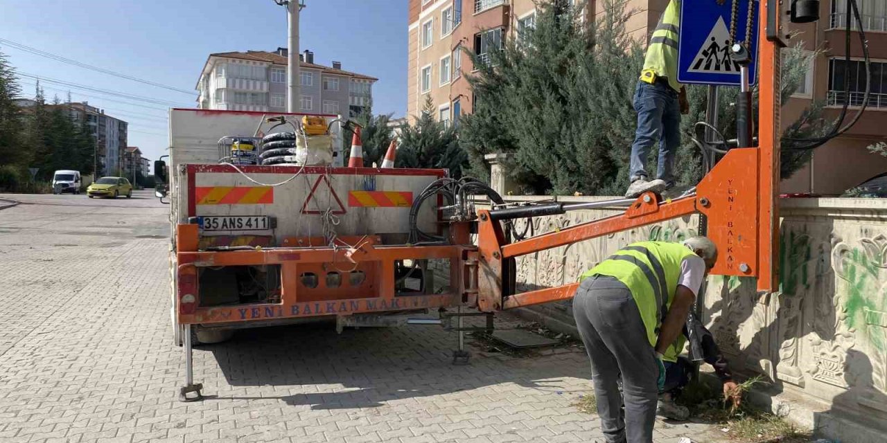 Kulu’da okul bölgesindeki yaya geçitleri yenilendi