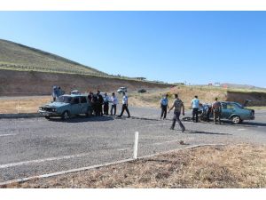 Yunak’ta İki Otomobil Çarpıştı: 4 Yaralı