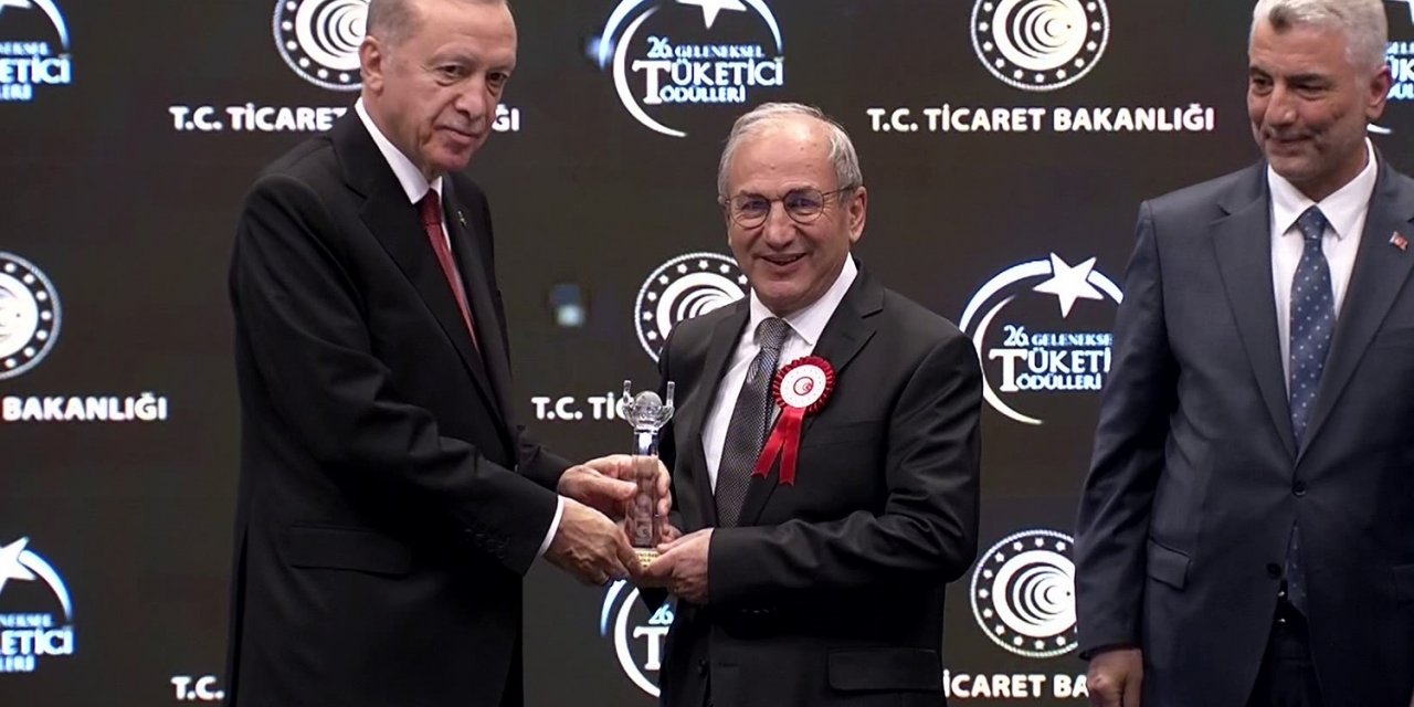 Türkiye Gazetesi Ankara Temsilcisi Bülbül’e Tüketici Özel Ödülü