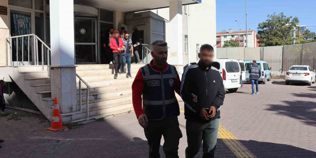 Aranan şahıslara eş zamanlı operasyon: 6 gözaltı