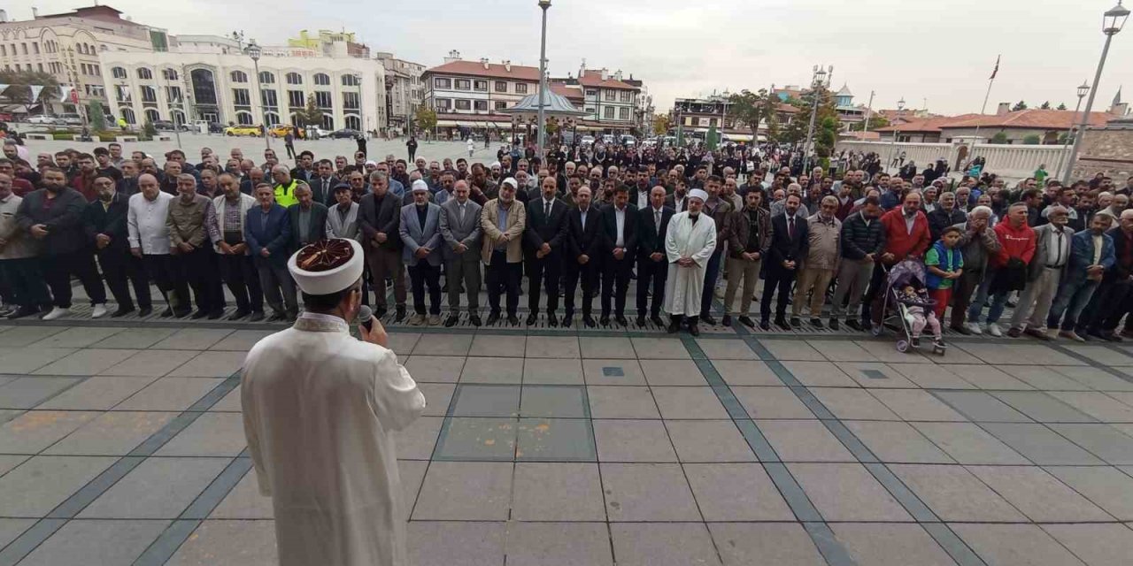 Konya’da Filistin’de hayatını kaybedenler için gıyabi cenaze namazı kılındı