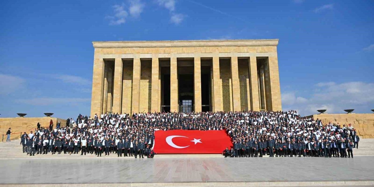 Betek Boya yönetimi ve çalışanları Anıtkabir’i ziyaret etti