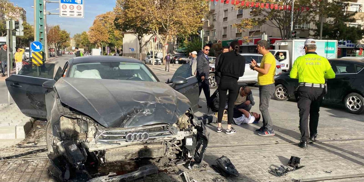 Konya’da dönüş yasağı olan kavşakta kaza: 1 yaralı