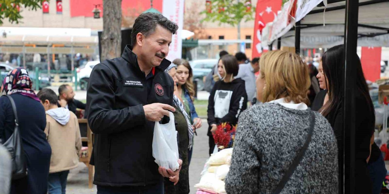 Eskişehir’de kadın çiftçiler ürünlerini sergiledi