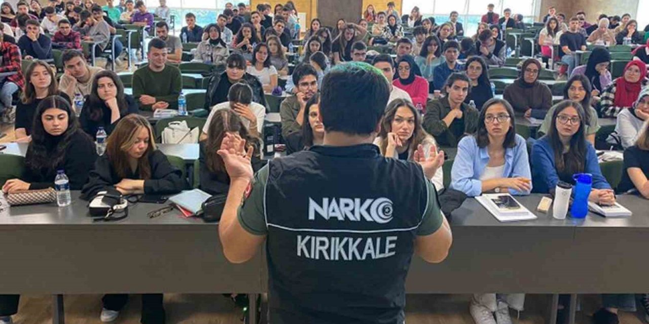 Üniversite öğrencilerine narkotik bağımlılığı konferansı