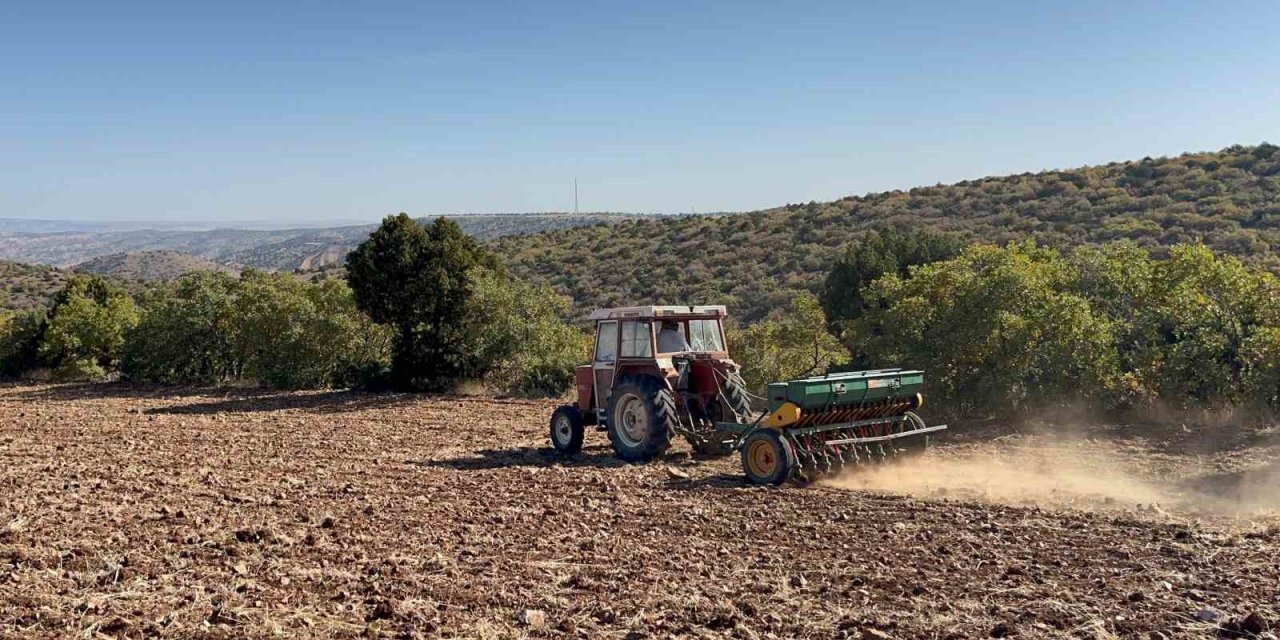 Eskişehir’de kıraç tarım arazilerinde hububat ekimine başlandı