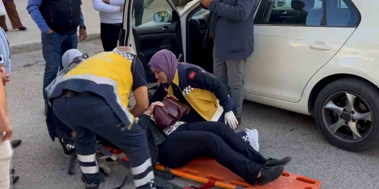 Kazada yaralandı ama çantasını asla bırakmadı