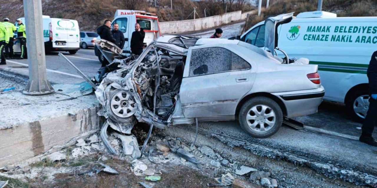 Başkentte feci kaza: Aynı aileden 3 kişi öldü, 1 bebek ağır yaralı