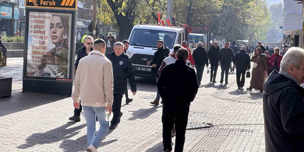 Eskişehir’de yasaklanan dilencilik yöntem değiştirdi