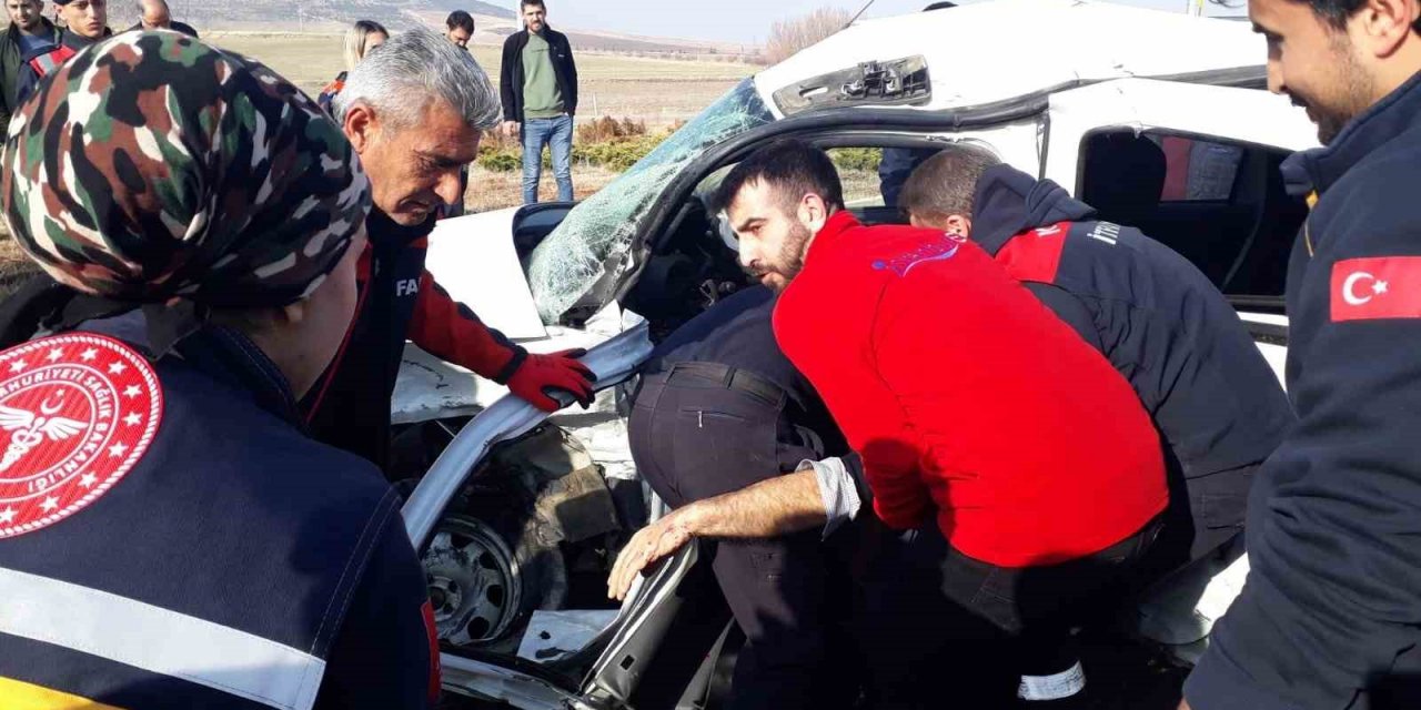 Kırşehir’de trafik kazası: 1 ölü, 1 yaralı