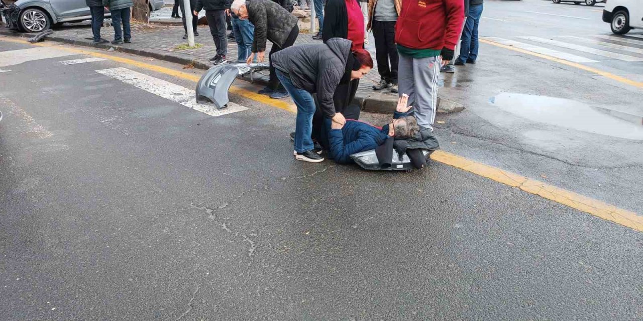 Ankara’da trafik kazası sonrası araçta yangın çıktı: 2 yaralı