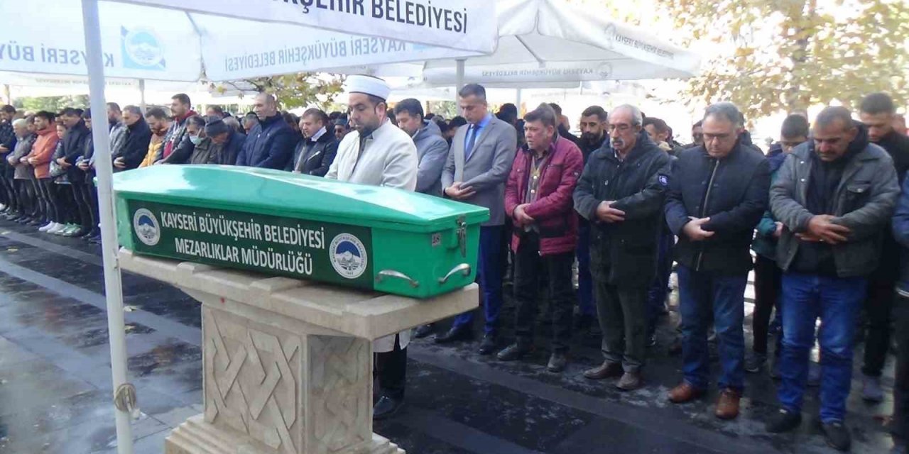 Arkadaşı tarafından öldürülen çocuk toprağa verildi