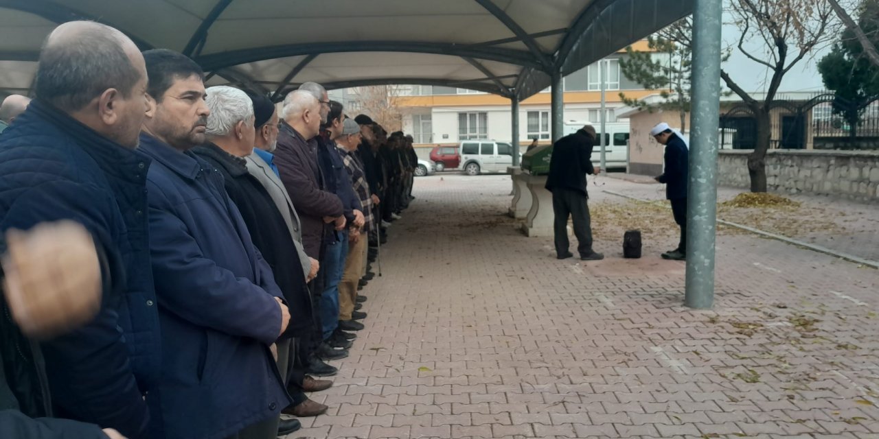 Fadime Özarın son yolculuğuna uğurlandı