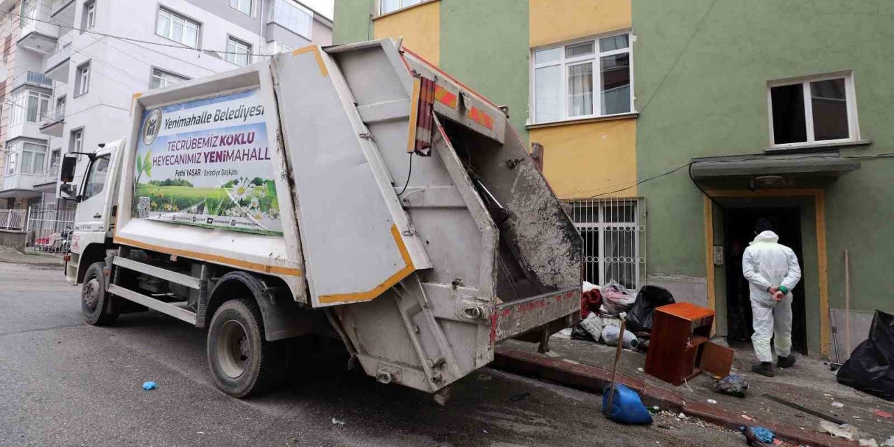 Yenimahalle’de bir evden 3 ton çöp çıktı