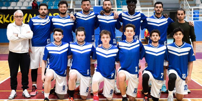 Selçuk Üniversitesi basketbol takımları birinci oldu