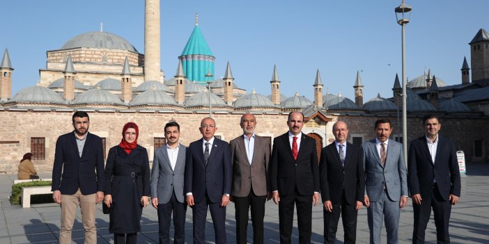 Başkanlar Mevlana Müzesi'ni ziyaret ederek, dua etti