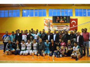 Başkanlık Voleybol Kupası Akçalar Spor’un