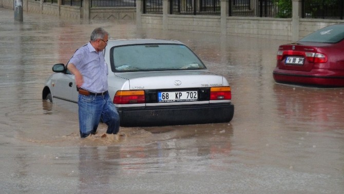 Aksaray’ı Sel Vurdu