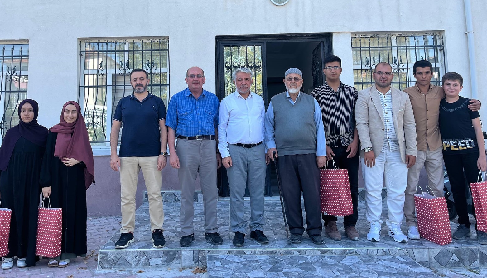 Eskil'de hafızlıklarını tamamlayan öğrencilere belgeleri takdim edildi