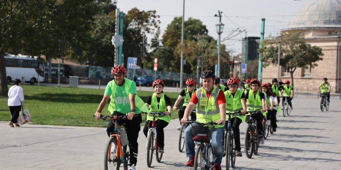 Konya'da öğrenciler bisikletle şehri keşfediyor