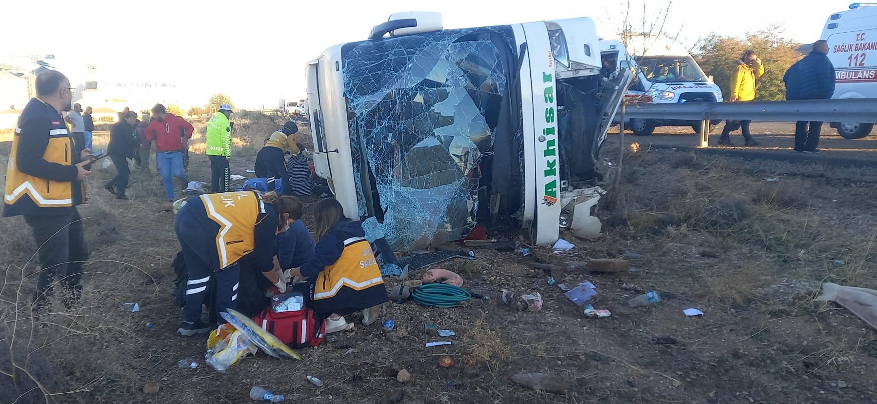 Aksaray'da yolcu otobüsü devrildi: 6 ölü ve çok sayıda yaralı var