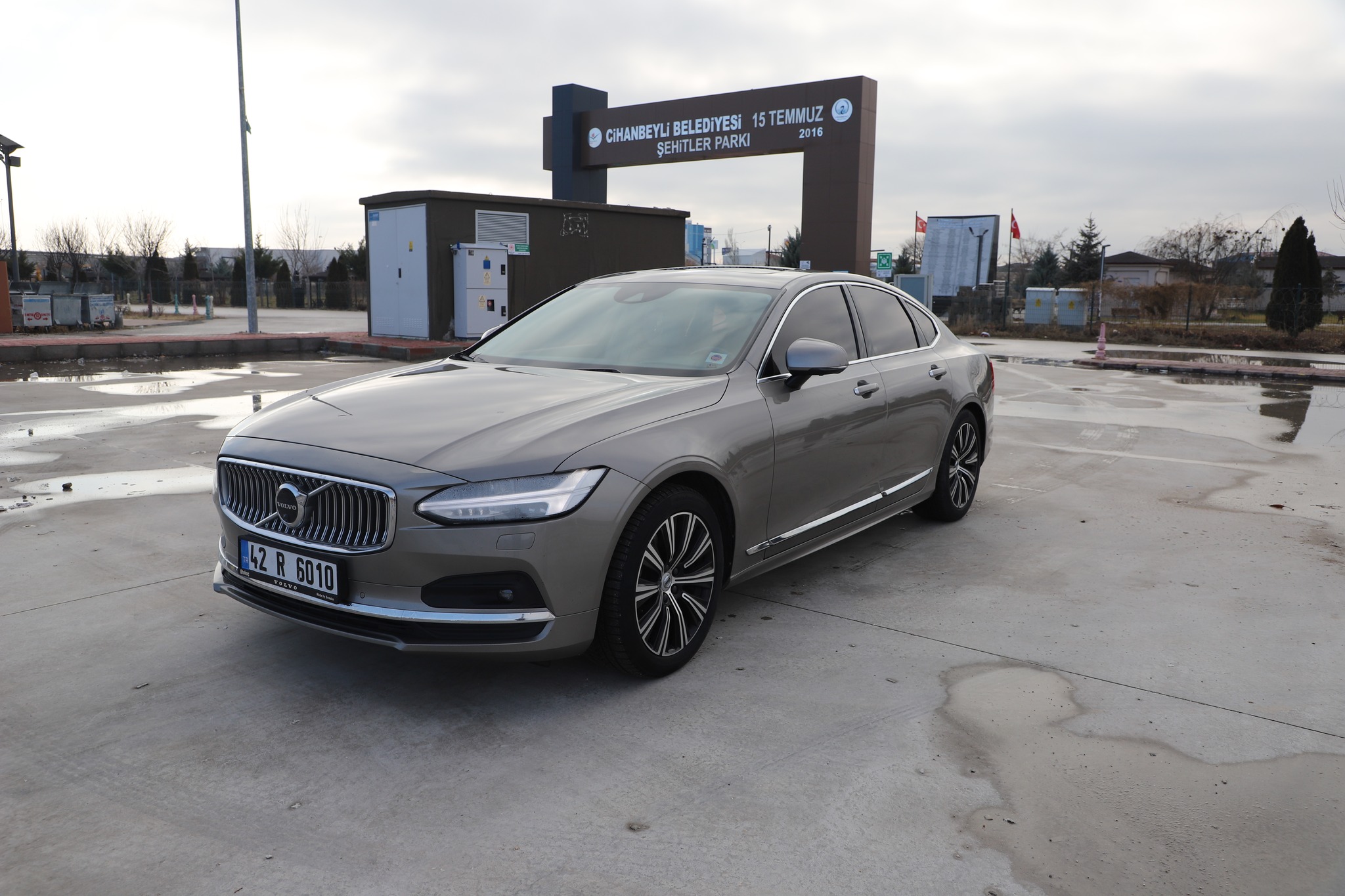 Cihanbeyli Belediyesi Volvo makam aracını satıyor