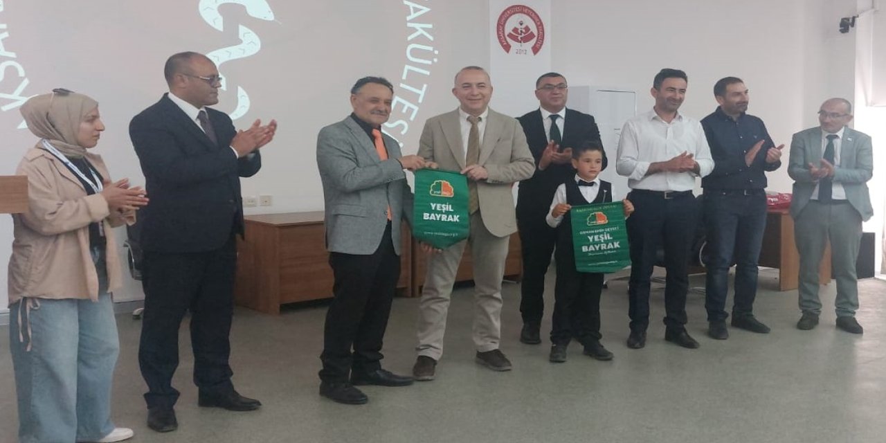 Osman Emir Deveci, "Yeşil Bayrak" ödülüne layık görüldü