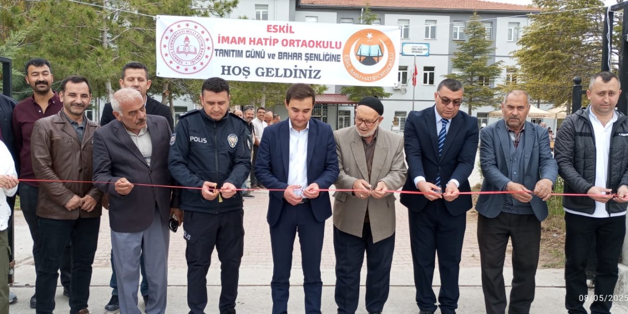 Eskil İmam Hatip Ortaokulu'nda tanıtım günü ve bahar şenliği coşkusu