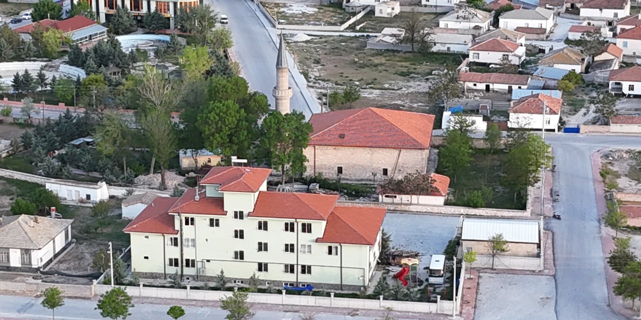 Eskil Ulu Camii'de zemin, fizik ve tarihsel denge üzerine bir değerlendirme