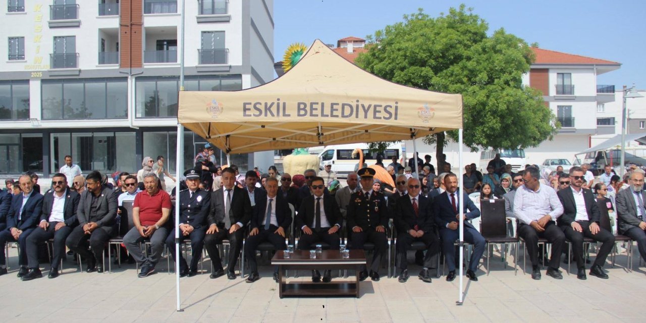 Eskil’de 19 Mayıs Coşkusu! O detay tepki çekti