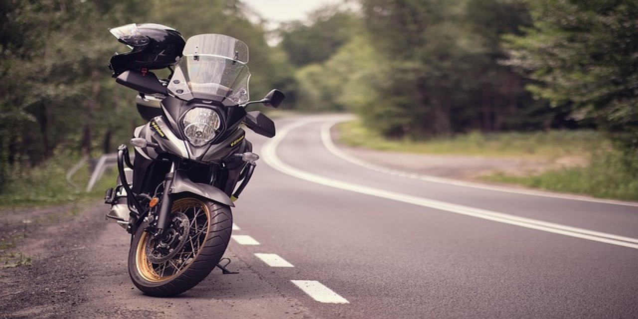 Eskil'de kasksız ve ehliyetsiz motosiklet sürücülerine yönelik denetimler sürüyor