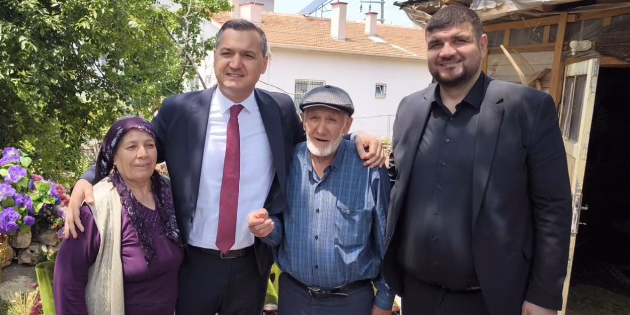 Atatürk’e Benzeyen Sesiyle Tanınan Şadi Duru'ya Anlamlı Ziyaret VİDEO