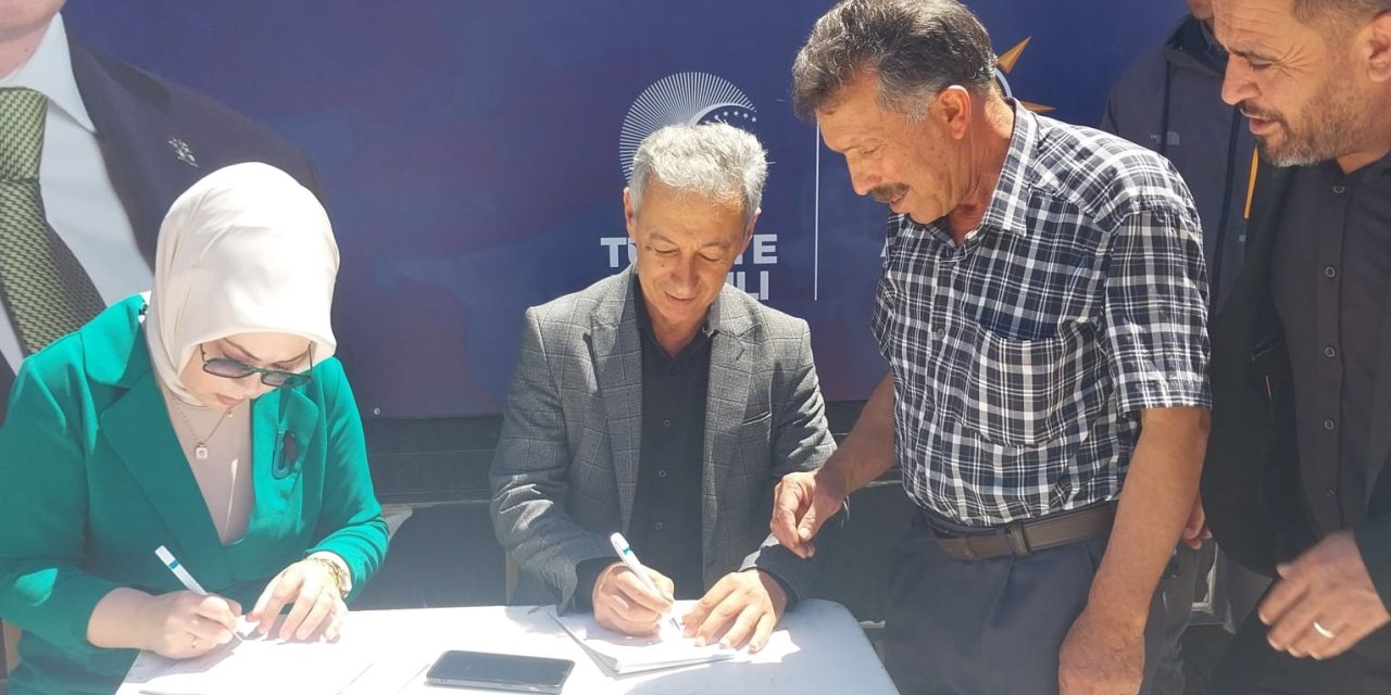 AK Parti'ye Eskil'de yoğun ilgi! Yeni üye kayıtları  oluşturuldu