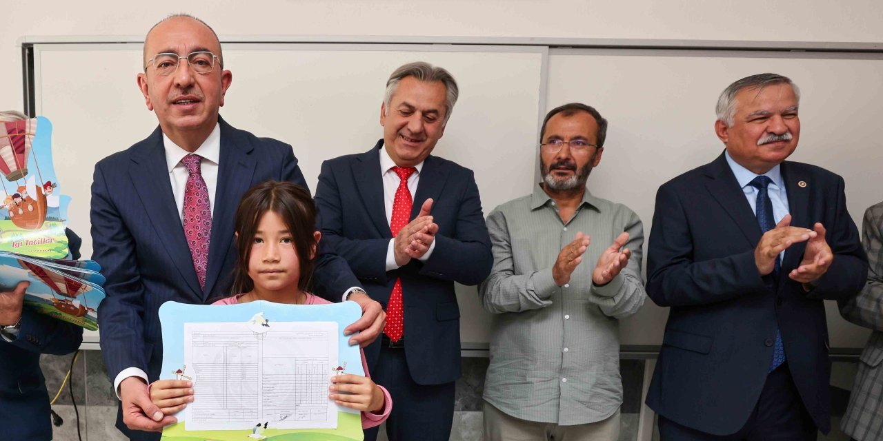 Kavuş, karne sevincine ortak oldu