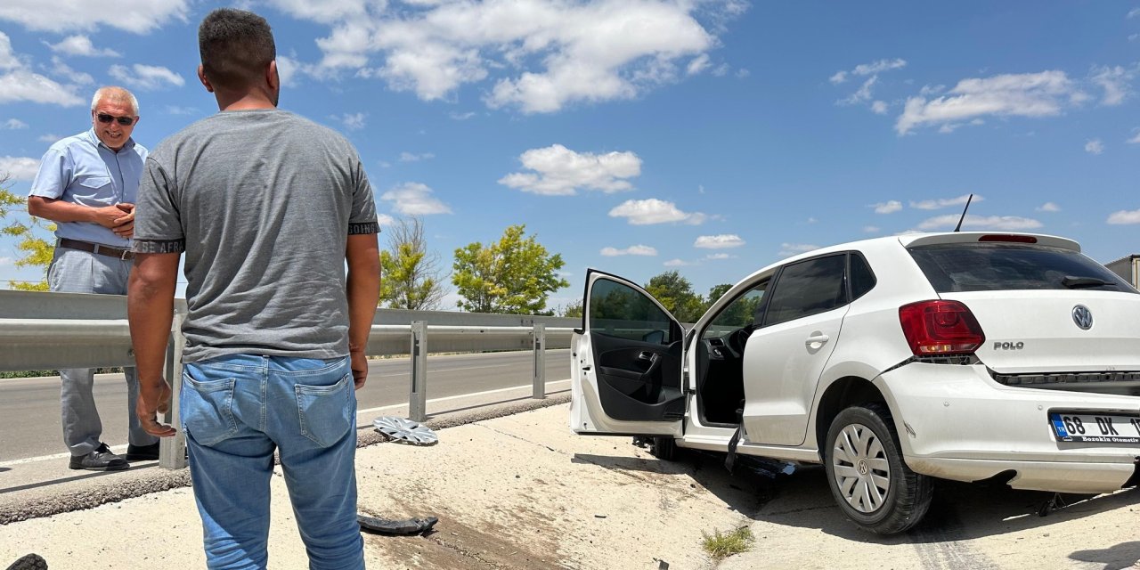 Bozcamahmut'ta Trafik Kazası: Araç Refüje Çıktı, 1 Kişi Yaralandı
