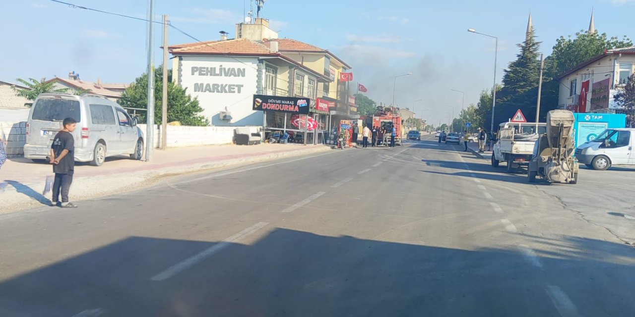 Eşmekaya'da Markette yangın paniği