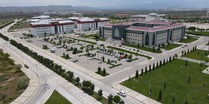 Aksaray Üniversitesi yeni dönemde öğrencilerini bekliyor