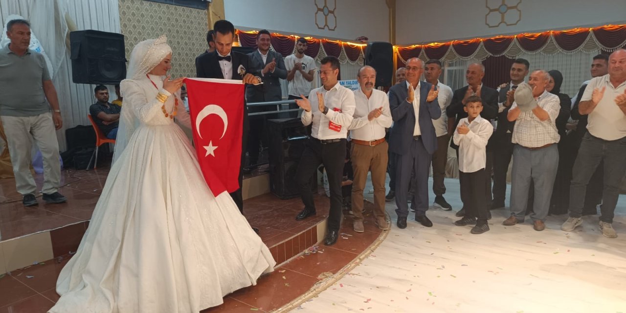 Eskil’de Düğünde Yeni Dönem! Bayrak ile Keskin aileleri akraba oldu