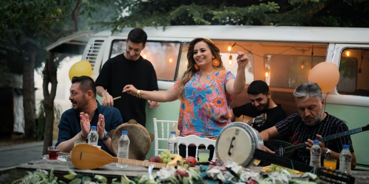 Konyalı Eda ve Erkal Sonel’den Enerjik Düet: “Dallandım” Müzikseverlerle Buluştu