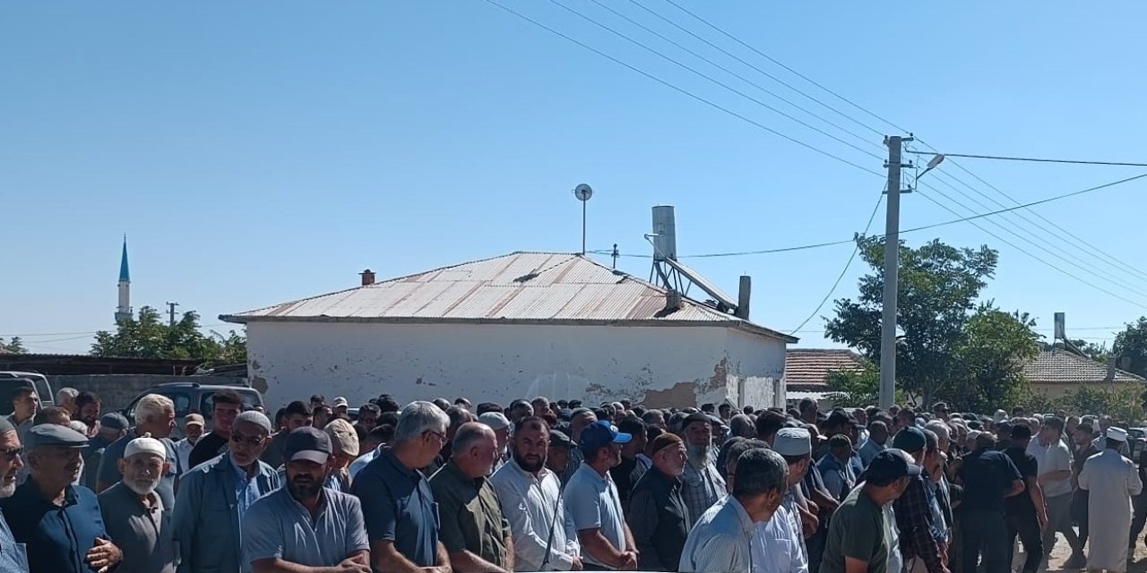 Osman Hoca dualarla toprağa verildi