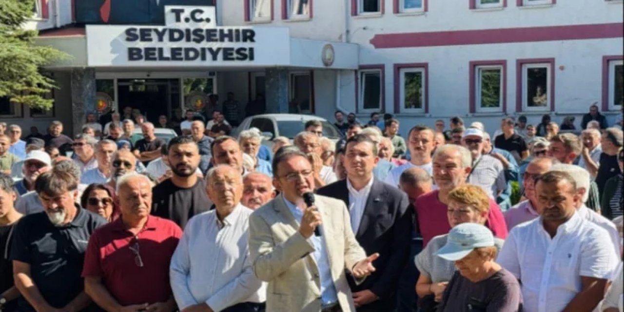 Seydişehir'de Başkan CHP’den AKP’ye geçmişti: Belediye önünde eylem