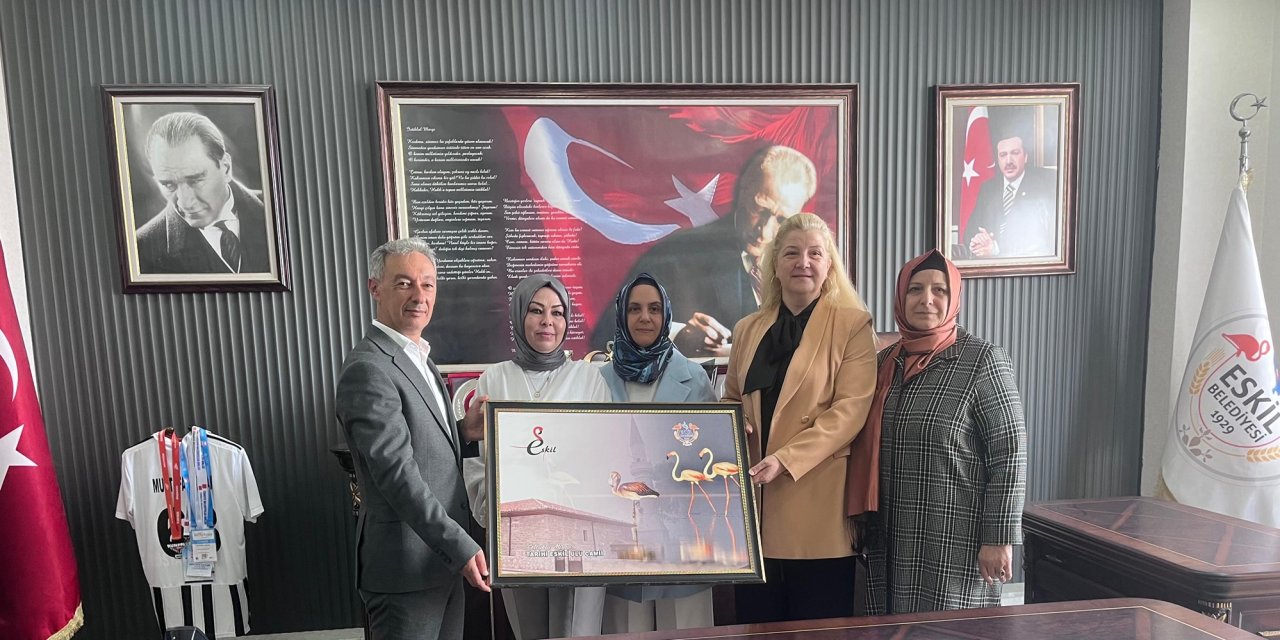 Kadın Kollarından Başkan Zavlak’a Nezaket Ziyareti