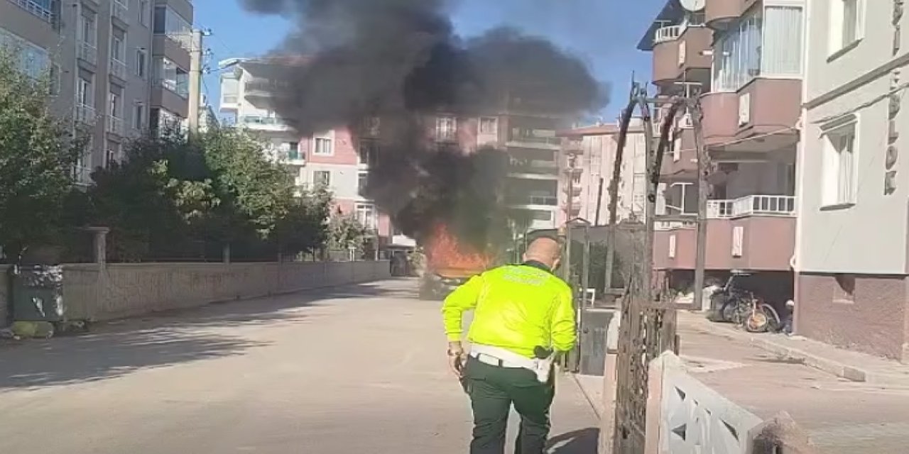 Konya Ereğli'de Park Halindeki Araç Alev Aldı