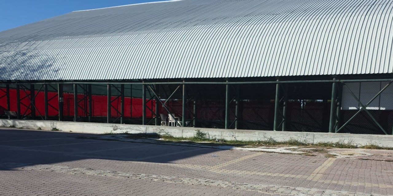 Eskil'de Halı Saha Maçı Kavgaya Dönüştü: 7 Yaralı, 15 Gözaltı