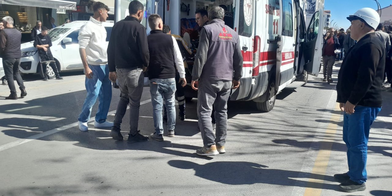 Eskil Merkez'de Motosiklet Kazası: İki Kişi Yaralandı, Biri Aksaray’a Sevk Edildi