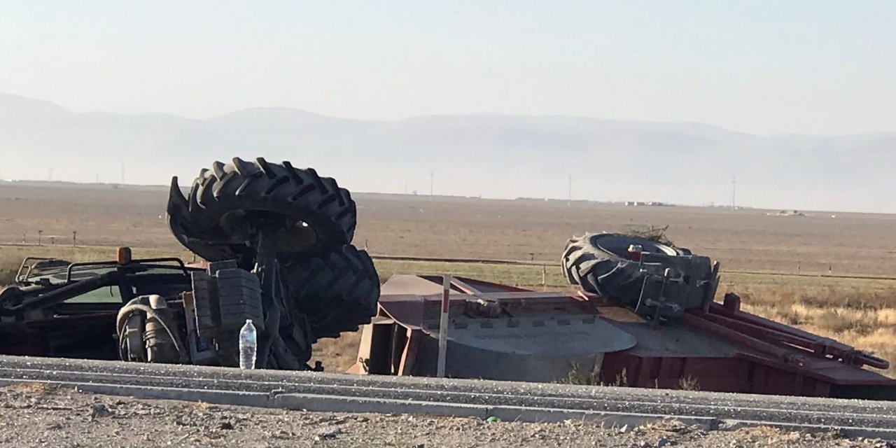 Karapınar’da Tır, İş Makinası Takılı Traktöre Çarptı: 1 Yaralı