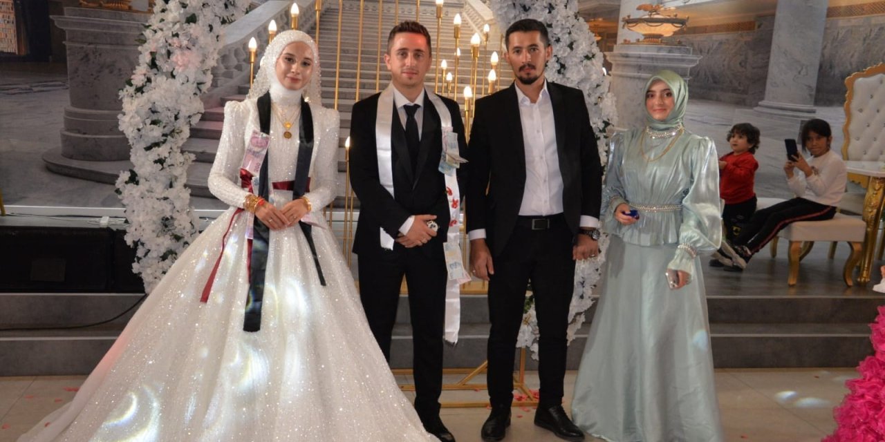 Konya’nın Tanınmış Ailelerinin Çiftleri Görkemli Düğünle Dünya Evine Girdi